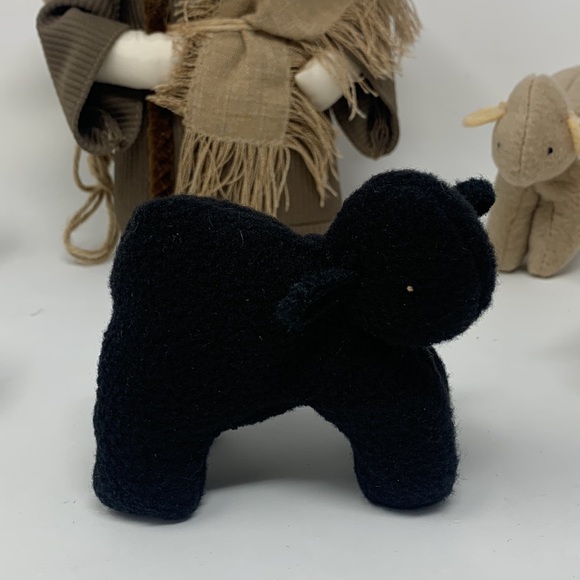 6 pc Shepherd w lambs black sheep Nativity Scene decorations fabric dolls vtg - Picture 5 of 17